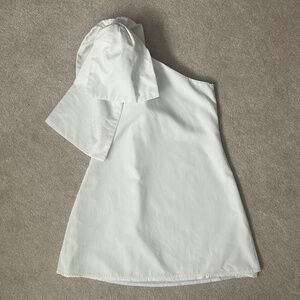 Showpo off shoulder, big bow white dress, size 4